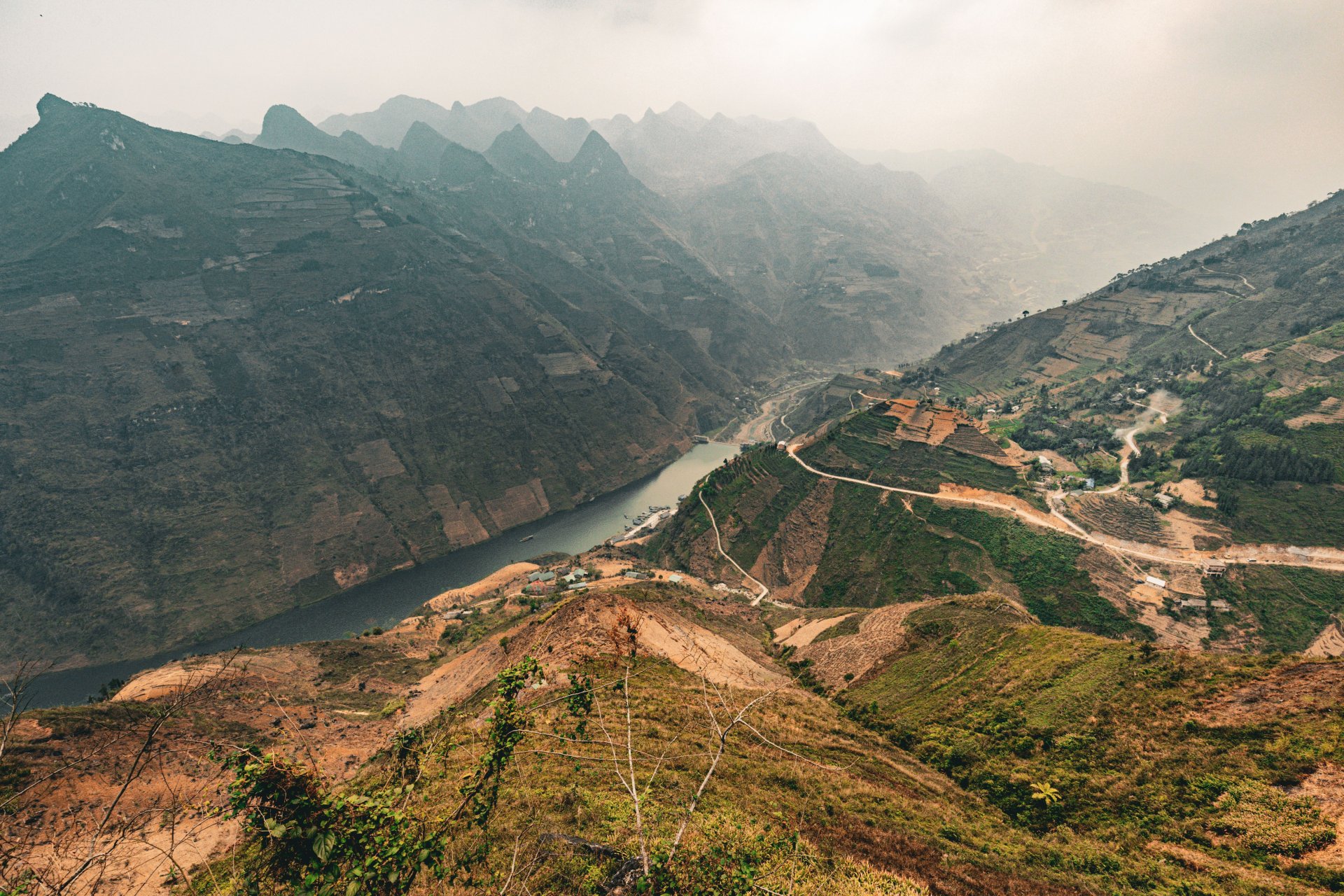 Hà Giang – Sắc màu núi đá & bản làng vùng cao (Xe máy)